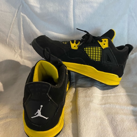 JORDAN RETRO Other - 💥JORDAN 4💥THUNDER Blk/Yellow combo of leather & mesh jumpman logo tongue&heel